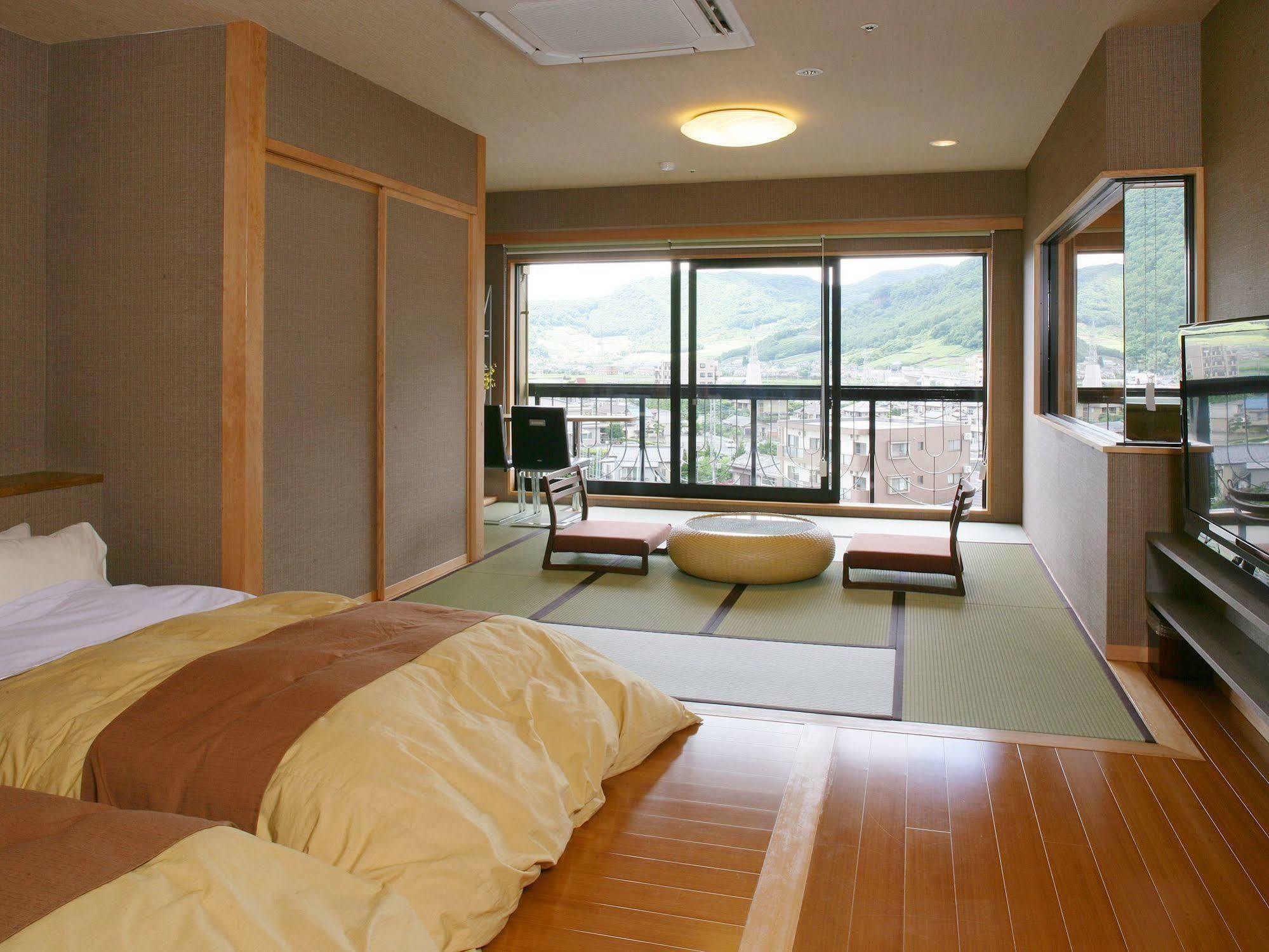 ホテル 華やぎの章 慶山 笛吹市 エクステリア 写真